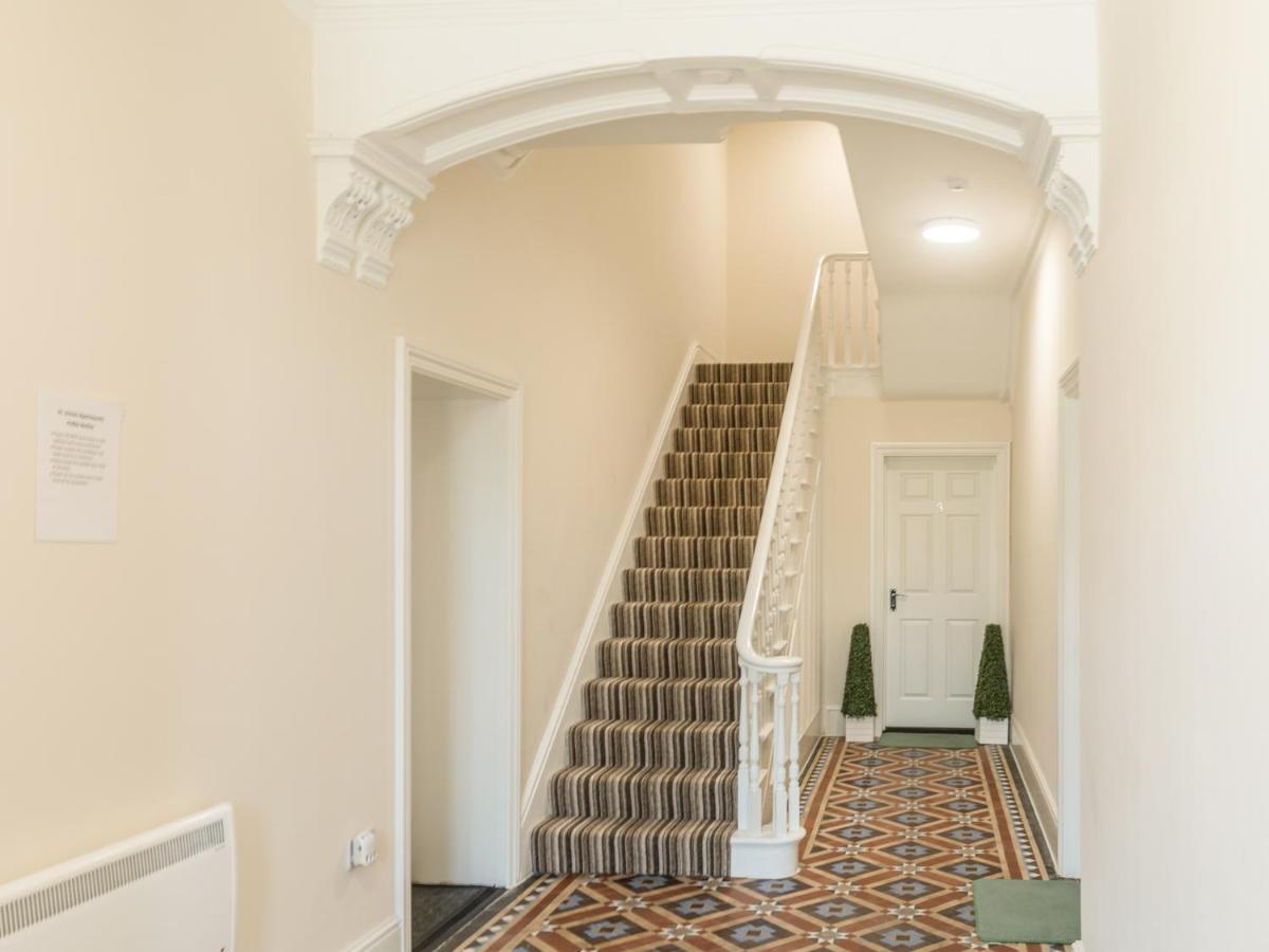 Apartment 4, 7 St Anns Apartments, Лландидно Экстерьер фото